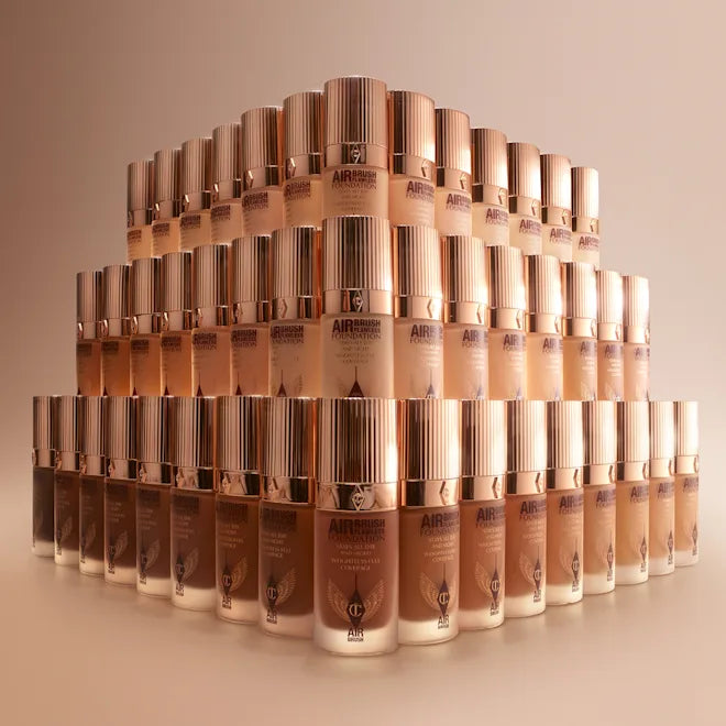 Charlotte Tilbury Airbrush Flawless Matte Foundation - Full Coverage Liquid Makeup with a Natural-Matte Finish - Smoothes & Blurs Pores - Waterproof & Transfer Resistant